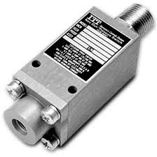 13042C6BH - 1/4&quot;,SS, SPDT, Pressure Switch, SET at 15 PSIG Decreasing